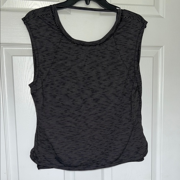 Black Striped Women's Workout Top Size M - Picture 2 of 2